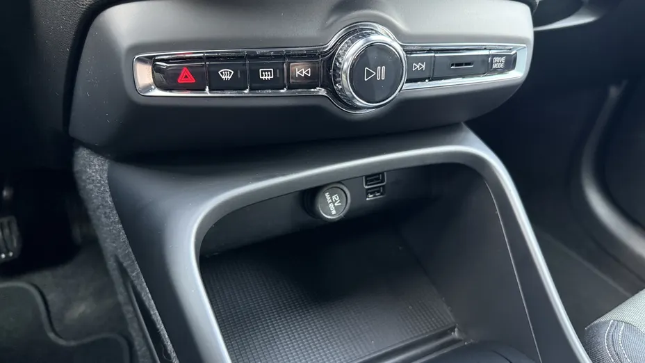 VOLVO XC40 XC40 T3 Momentum Pro aut