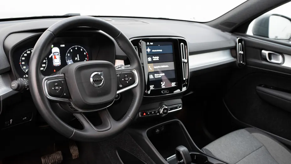 VOLVO XC40 XC40 T3 Momentum Pro aut