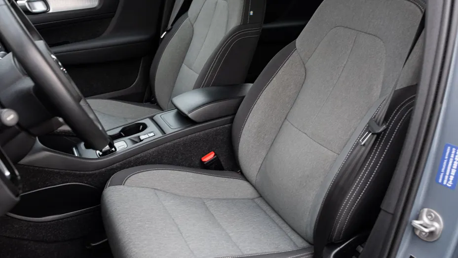 VOLVO XC40 XC40 T3 Momentum Pro aut