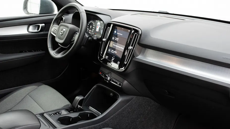 VOLVO XC40 XC40 T3 Momentum Pro aut