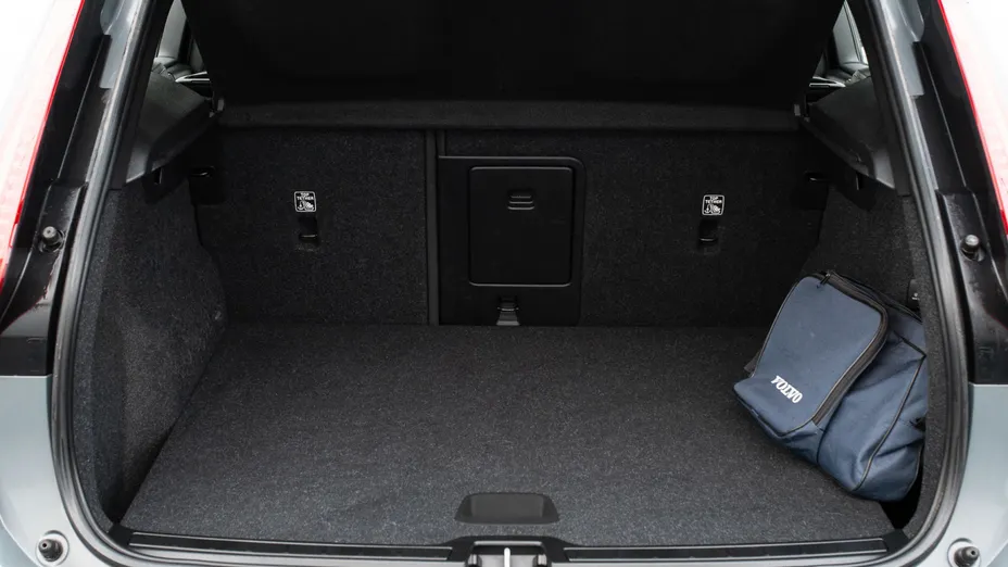 VOLVO XC40 XC40 T3 Momentum Pro aut