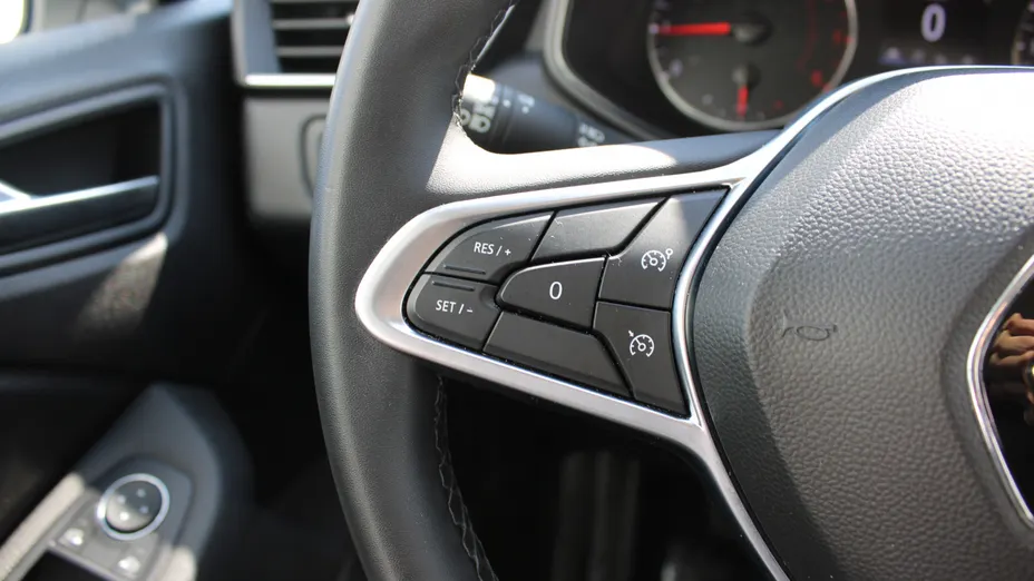 RENAULT Clio Clio 1.0 TCe Equilibre