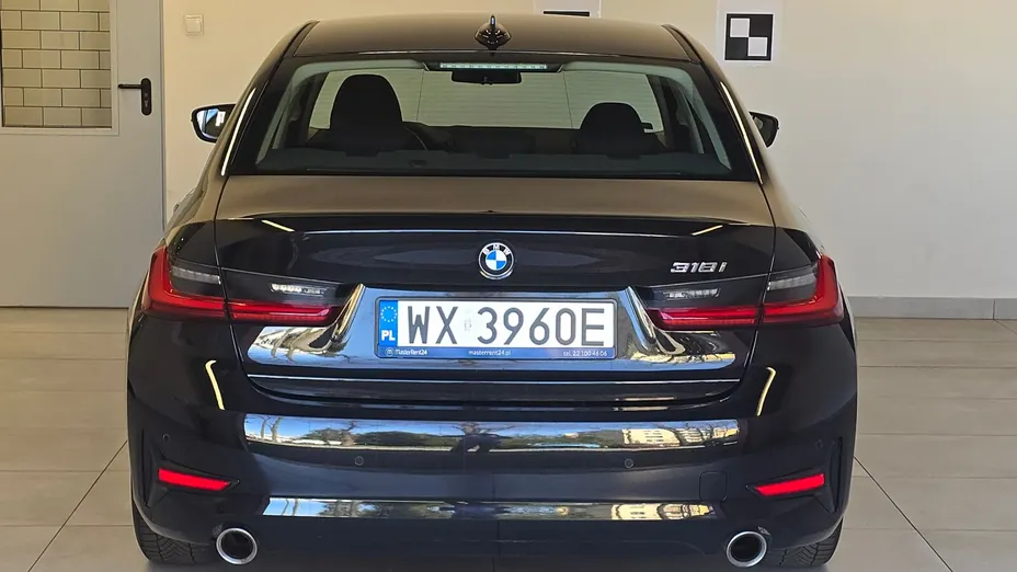 BMW Seria 3 318i Advantage aut