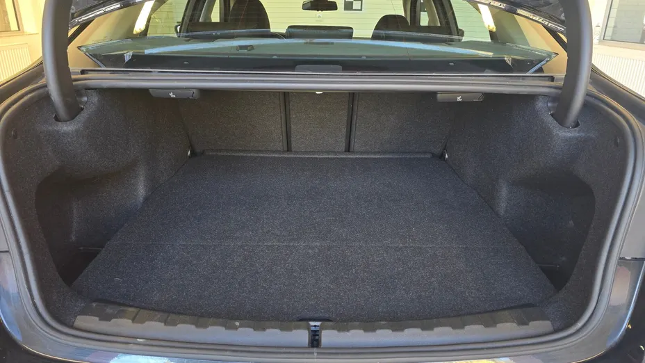 BMW Seria 3 318i Advantage aut