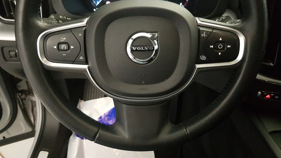 VOLVO XC60 XC60 B5 D AWD Momentum Pro aut