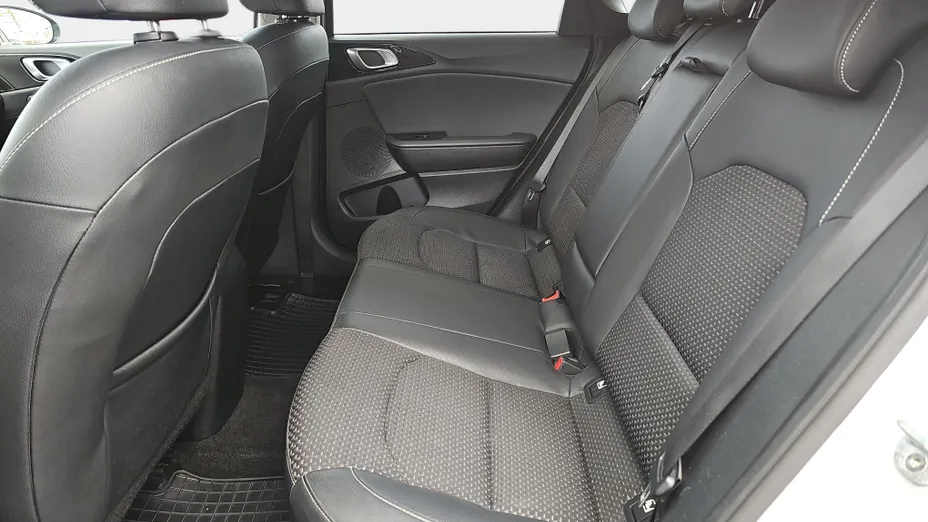 KIA Cee'd Ceed 1.6 CRDi SCR L