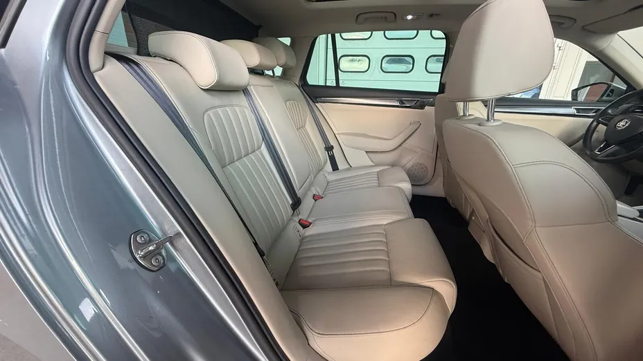 SKODA Superb Superb 2.0 TDI SCR Style DSG