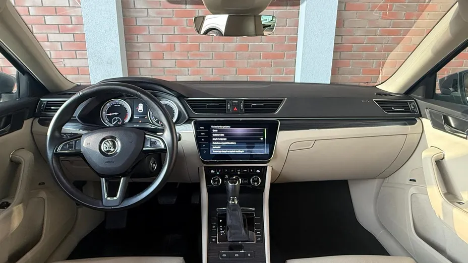 SKODA Superb Superb 2.0 TDI SCR Style DSG