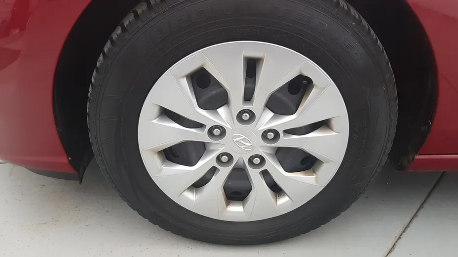 HYUNDAI i30 i30 1.5 DPI Classic +