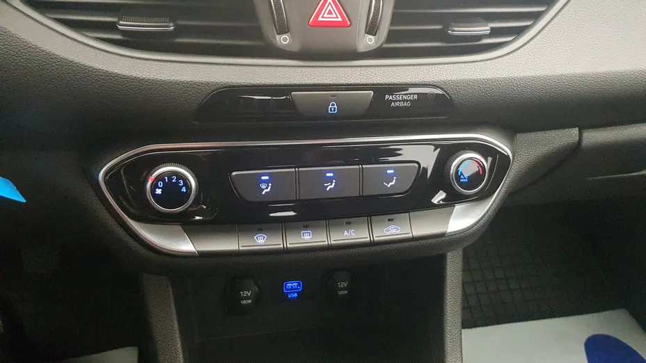 HYUNDAI i30 i30 1.5 DPI Classic +