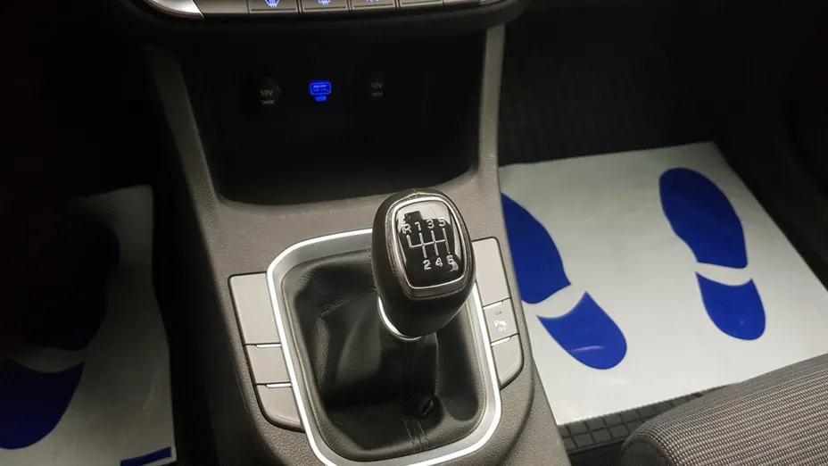 HYUNDAI i30 i30 1.5 DPI Classic +