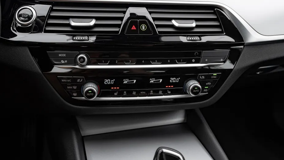 BMW Seria 5 530i xDrive mHEV aut