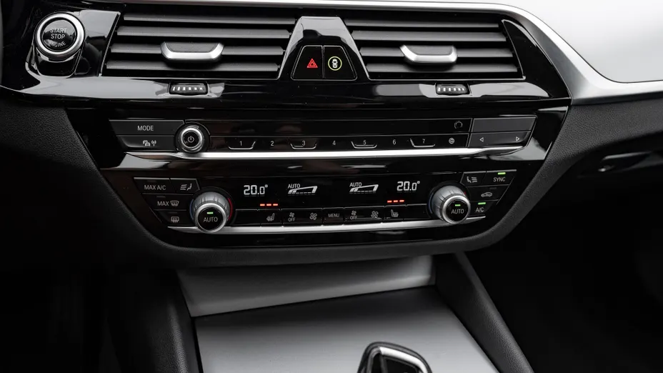 BMW Seria 5 530i xDrive mHEV aut