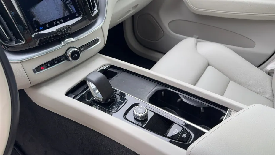 VOLVO XC60 XC60 B5 D AWD Momentum Pro aut