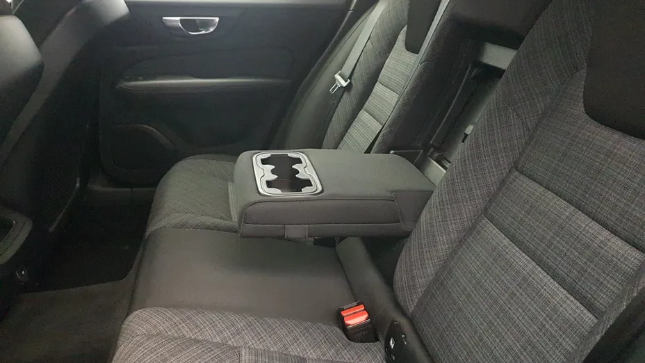 VOLVO V60 V60 B4 D Momentum Pro aut