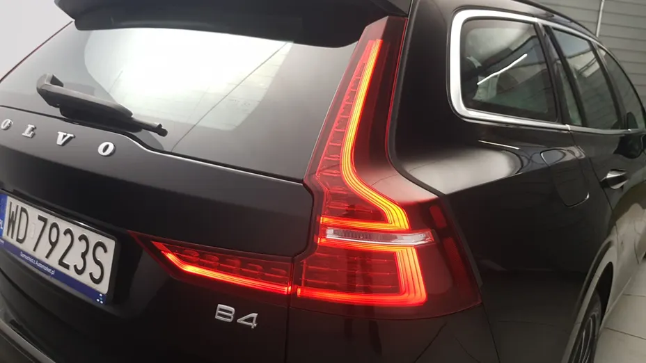 VOLVO V60 V60 B4 D Momentum Pro aut