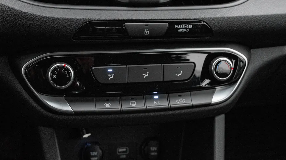 HYUNDAI i30 i30 1.5 DPI Classic +