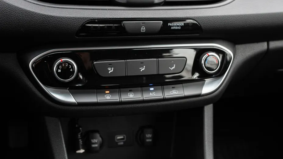 HYUNDAI i30 i30 1.5 DPI Classic +