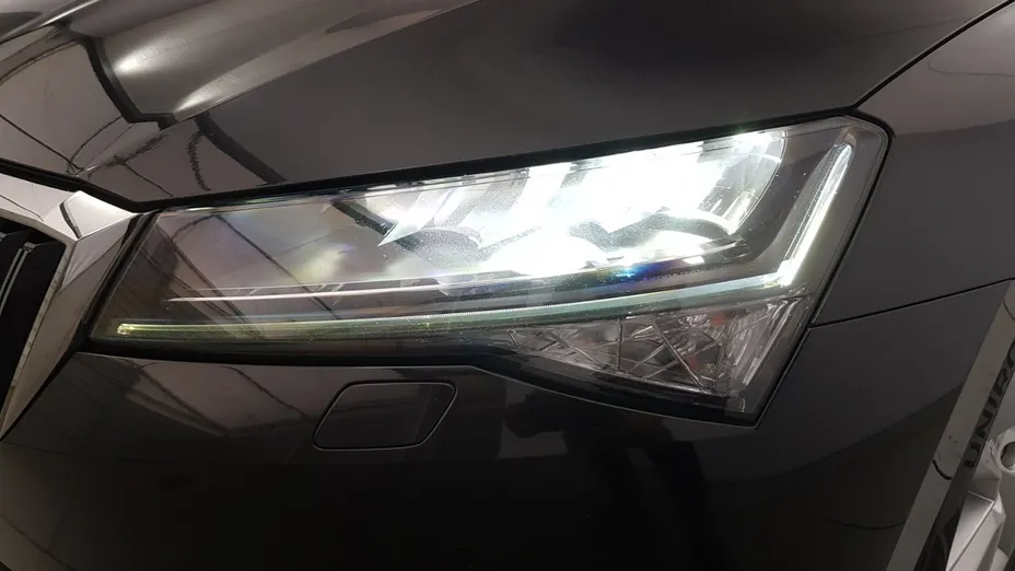 SKODA Superb Superb 2.0 TDI SCR Ambition DSG