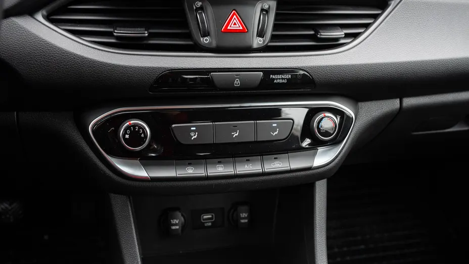 HYUNDAI i30 i30 1.5 DPI Classic +