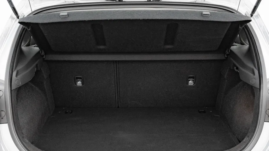 HYUNDAI i30 i30 1.5 DPI Classic +