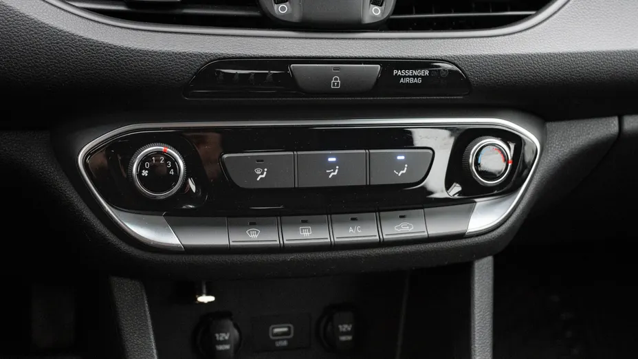 HYUNDAI i30 i30 1.5 DPI Classic +