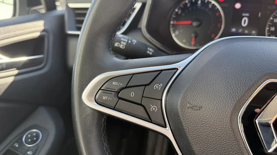 RENAULT Clio Clio 1.0 TCe Equilibre