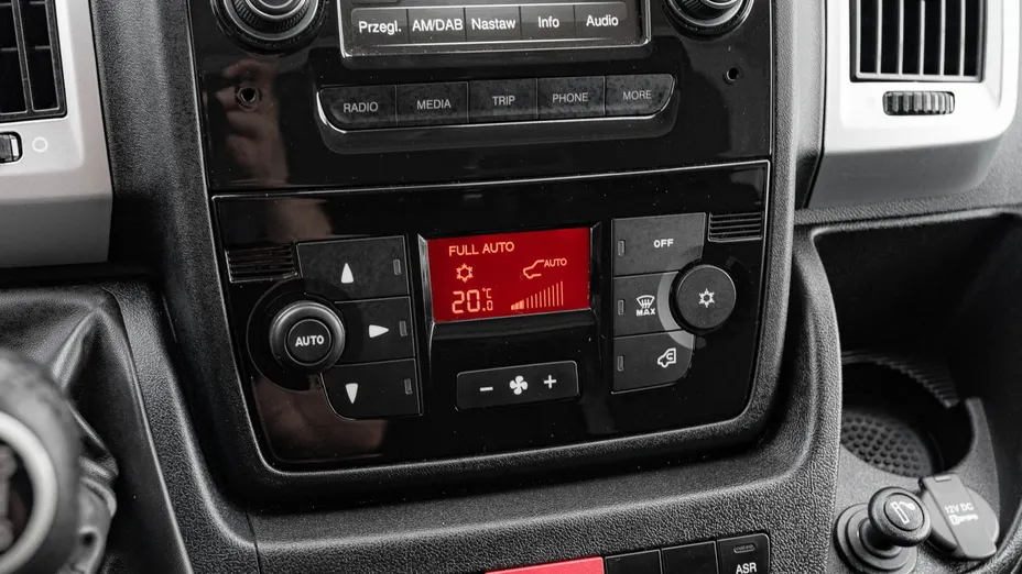 PEUGEOT Boxer Boxer 435 BlueHDi L3 Premium