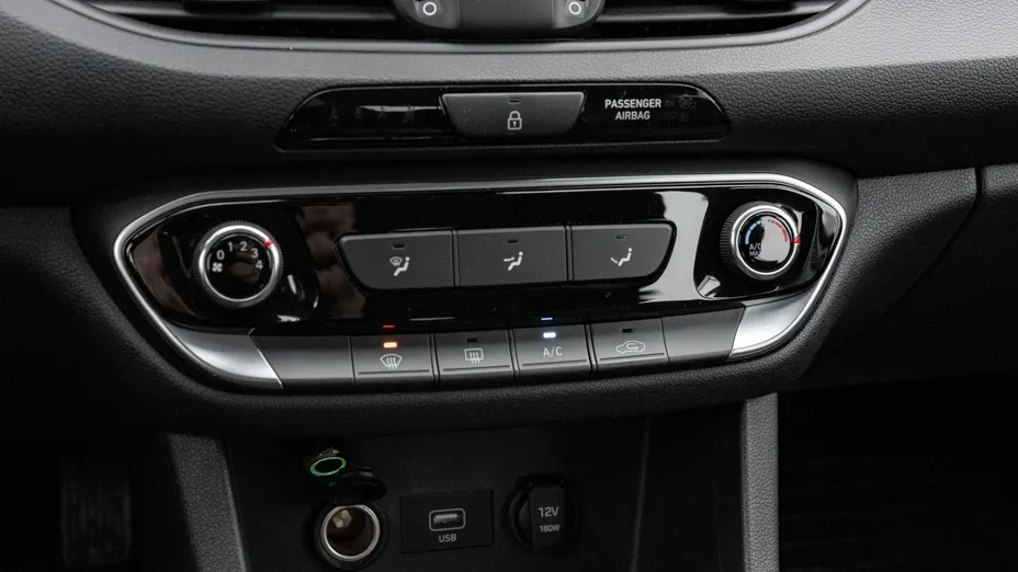 HYUNDAI i30 i30 1.5 DPI Classic +