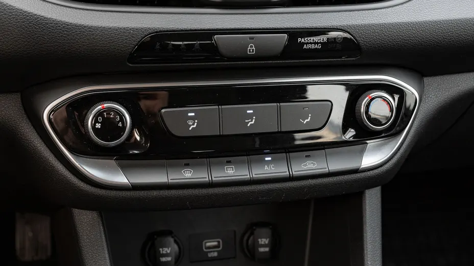 HYUNDAI i30 i30 1.5 DPI Classic +