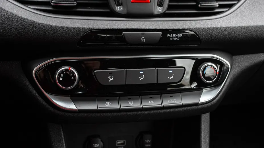 HYUNDAI i30 i30 1.5 DPI Classic +