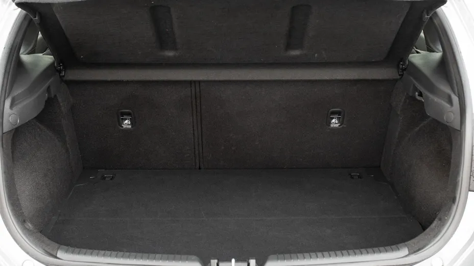 HYUNDAI i30 i30 1.5 DPI Classic +