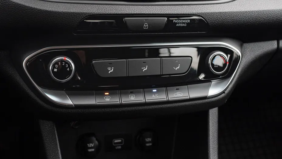 HYUNDAI i30 i30 1.5 DPI Classic +