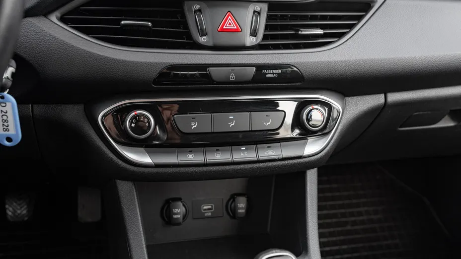 HYUNDAI i30 i30 1.5 DPI Classic +