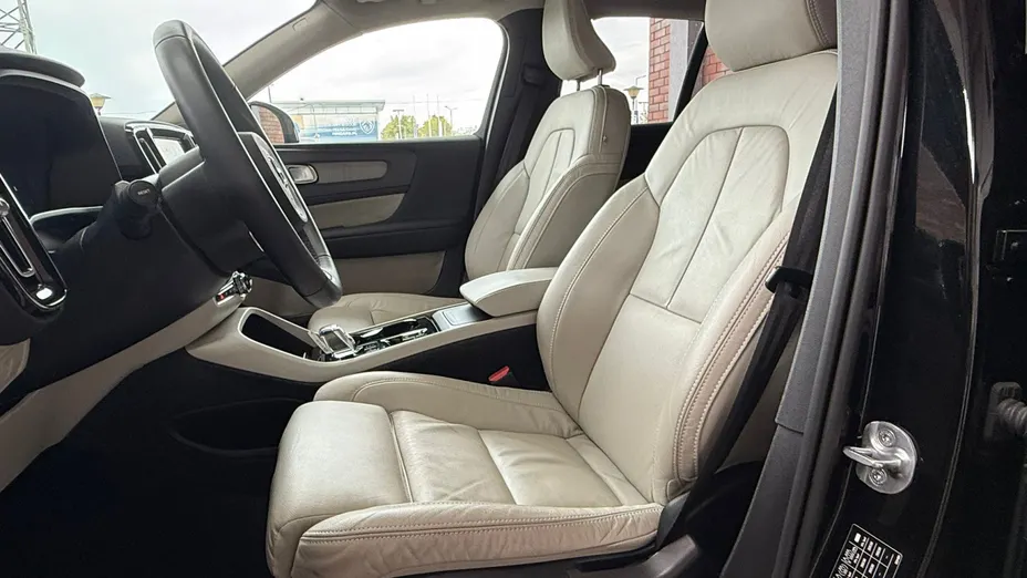 VOLVO XC40 XC40 B4 AWD Plus Bright aut