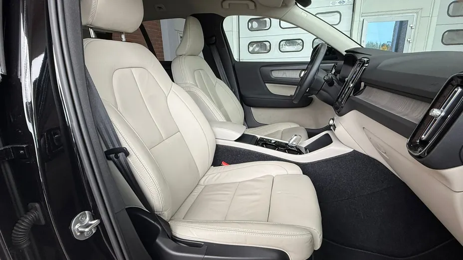 VOLVO XC40 XC40 B4 AWD Plus Bright aut