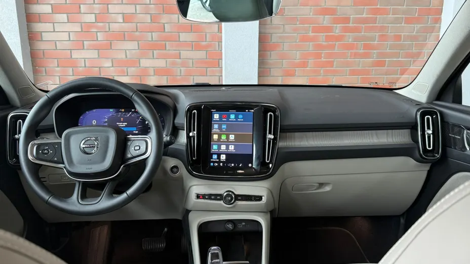 VOLVO XC40 XC40 B4 AWD Plus Bright aut