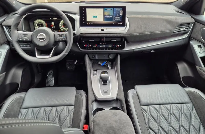NISSAN Qashqai -