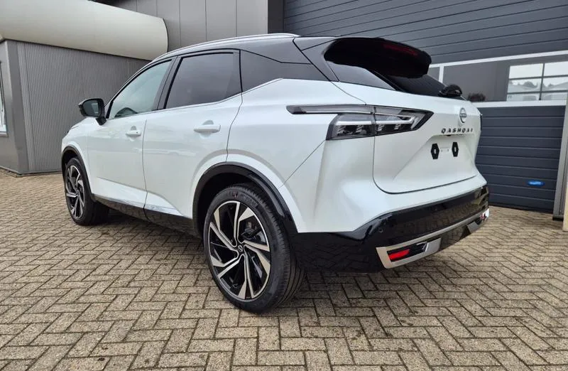 NISSAN Qashqai -