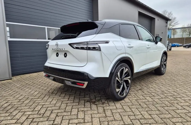 NISSAN Qashqai -