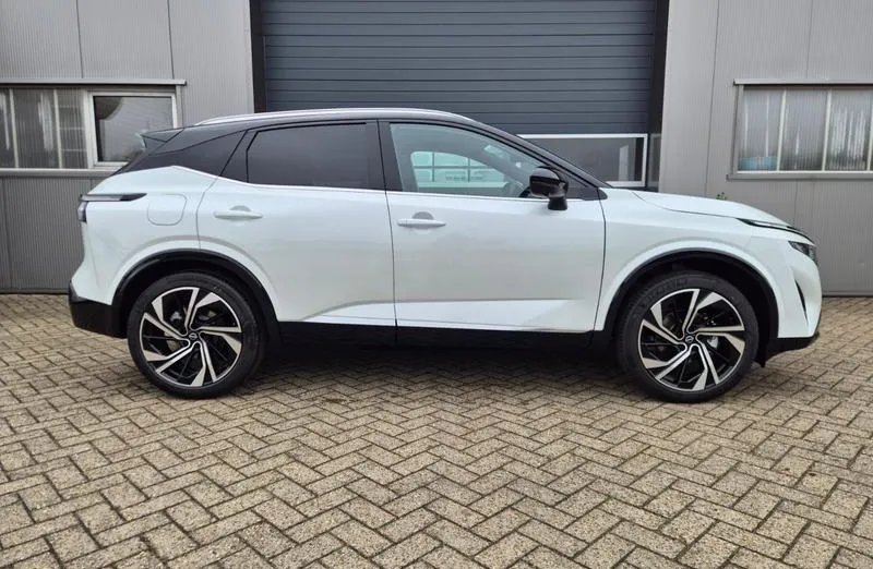 NISSAN Qashqai -