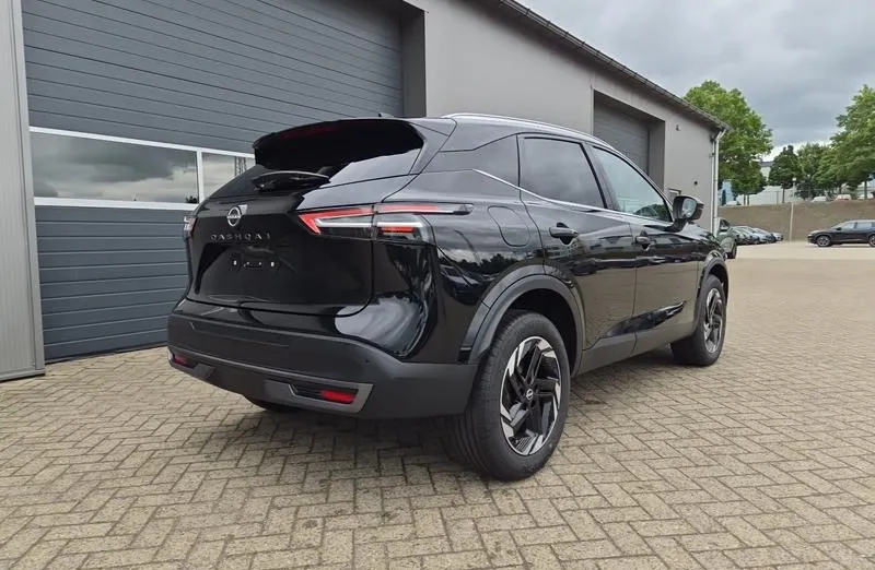 NISSAN Qashqai -