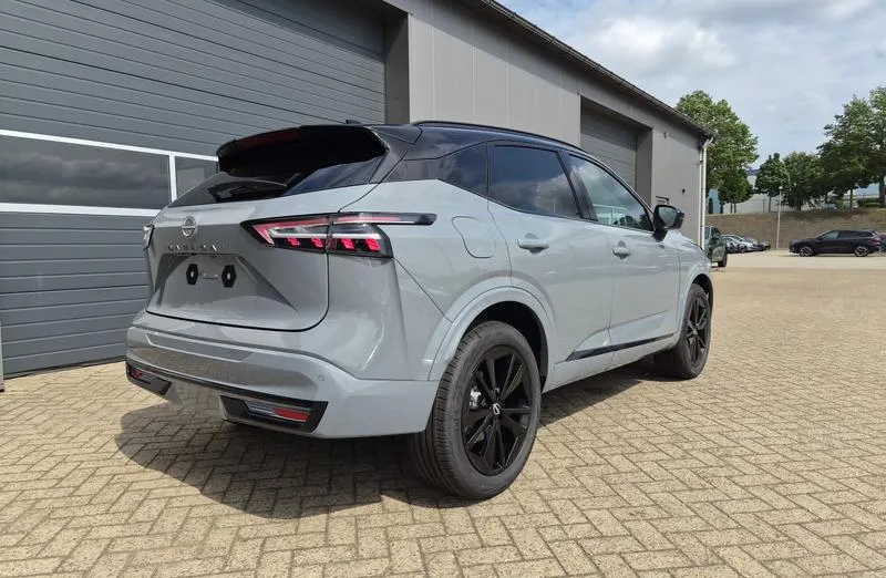 NISSAN Qashqai -