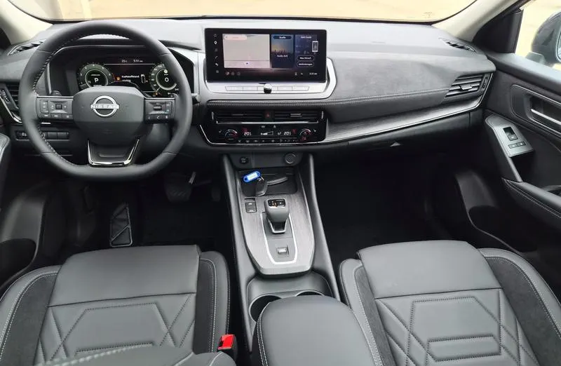 NISSAN Qashqai -