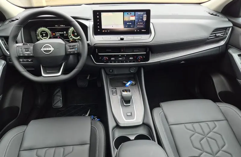 NISSAN Qashqai -