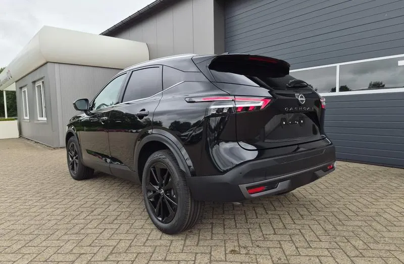 NISSAN Qashqai -