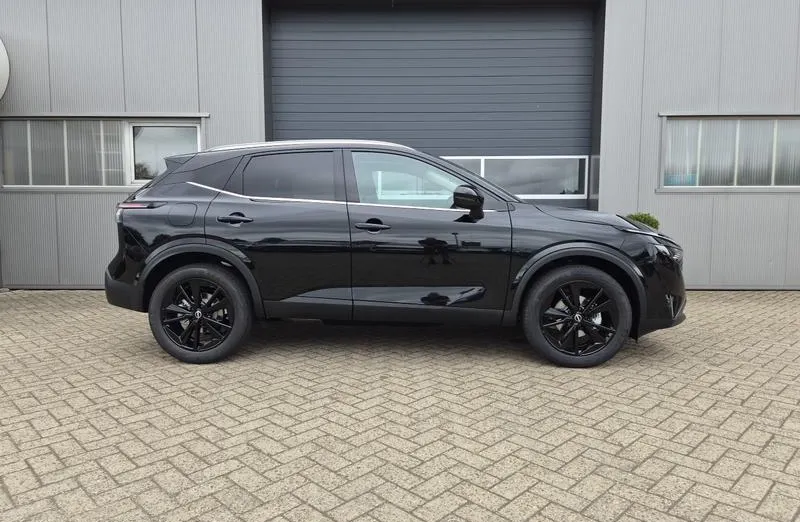 NISSAN Qashqai -