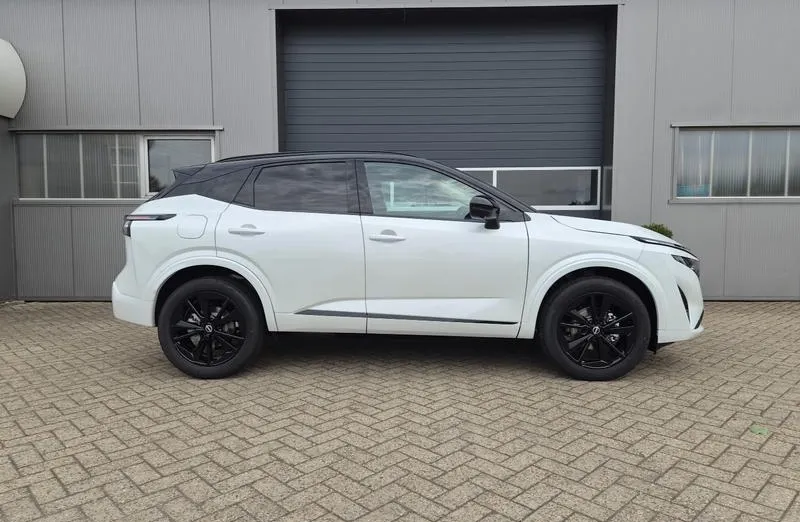 NISSAN Qashqai -