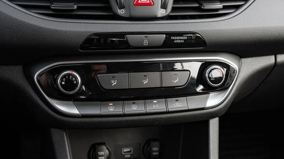 HYUNDAI i30 i30 1.5 DPI Classic +