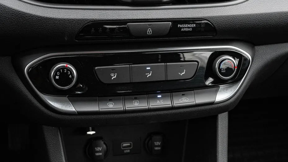 HYUNDAI i30 i30 1.5 DPI Classic +